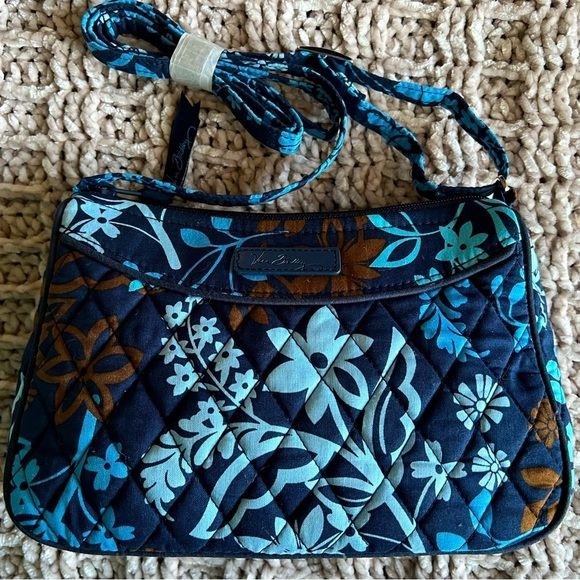 Vera Bradley Handbags - Vera Bradley Navy “Java Floral” Crossbody Bag in excellent pre owned condition.